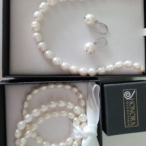 Honora white pearl set